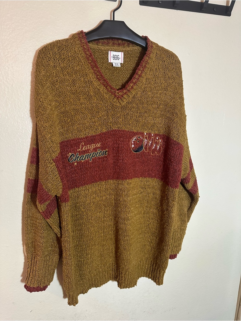 Bdg vintage inspired oversized sweater never worn very good condition